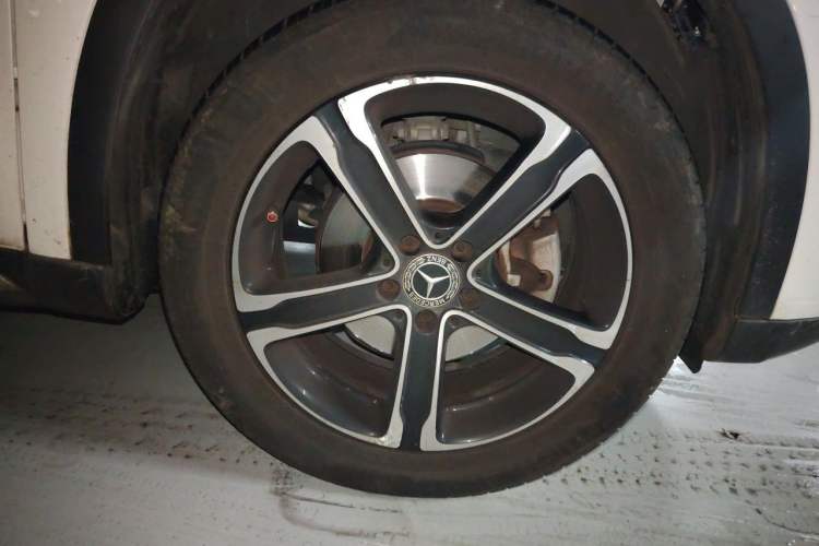 Used Mercedes-Benz GLA 2018 GLA 200 Fashion Model Right Front Wheel Hub