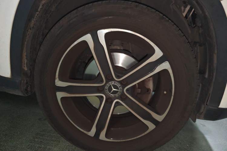 Used Mercedes-Benz GLA 2018 GLA 200 Fashion Model Right Front Wheel Hub