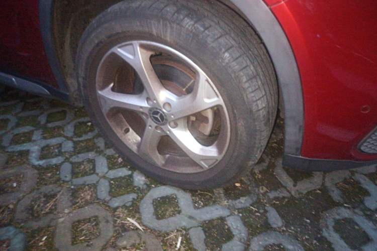 Used Mercedes-Benz GLA 2018 GLA 200 Sport Edition Right Front Wheel Hub