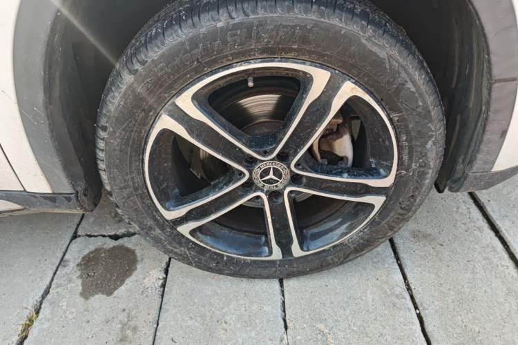 Used Mercedes-Benz GLA 2018 GLA 200 Fashion Model Right Front Wheel Hub