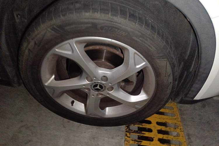 Used Mercedes-Benz GLA 2018 GLA 200 Sport Edition Right Front Wheel Hub