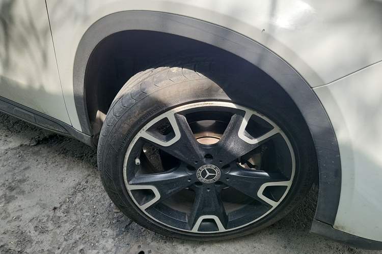 Used Mercedes-Benz GLA 2018 GLA 220 4MATIC Sport Edition Right Front Wheel Hub