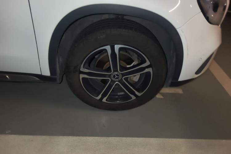 Used Mercedes-Benz GLA 2018 GLA 200 Fashion Model Right Front Wheel Hub