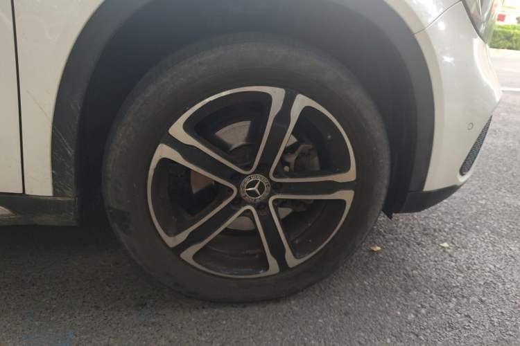 Used Mercedes-Benz GLA 2018 GLA 200 Fashion Model Right Front Wheel Hub