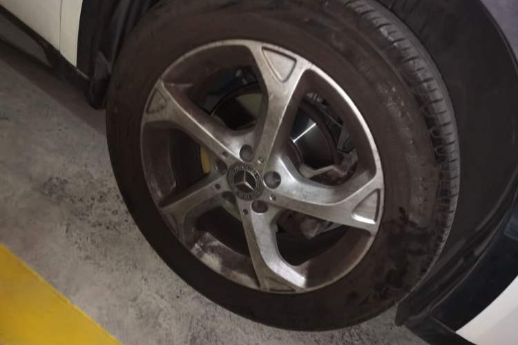 Used Mercedes-Benz GLA 2018 GLA 200 Sport Edition Right Front Wheel Hub