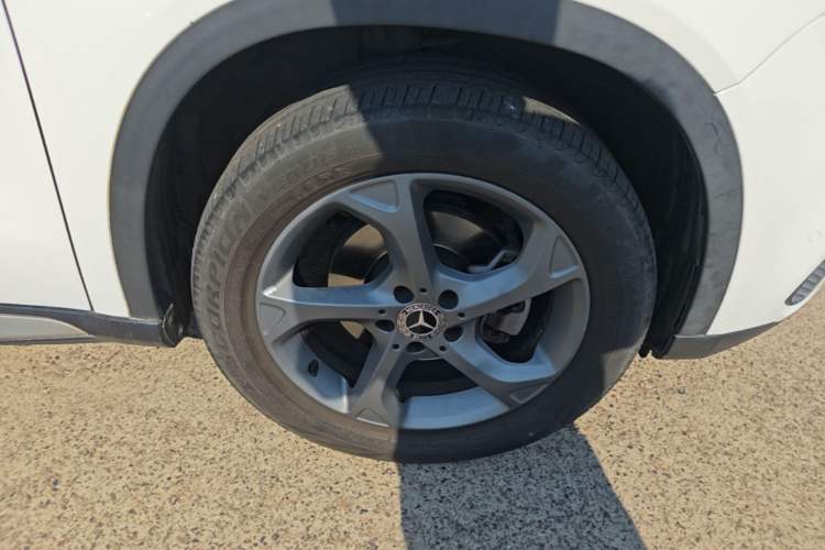 Used Mercedes-Benz GLA 2018 GLA 200 Sport Edition Right Front Wheel Hub