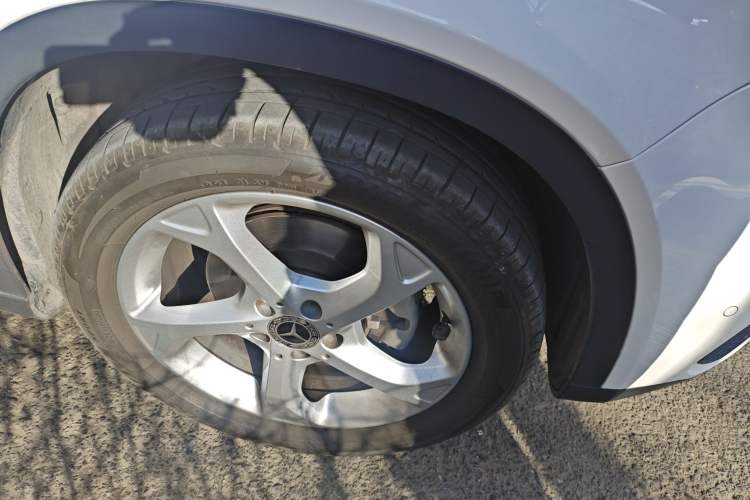 Used Mercedes-Benz GLA 2018 GLA 200 Sport Edition Right Front Wheel Hub
