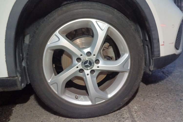 Used Mercedes-Benz GLA 2018 GLA 200 Sport Edition Right Front Wheel Hub