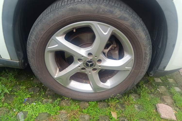 Used Mercedes-Benz GLA 2018 GLA 200 Sport Edition Right Front Wheel Hub