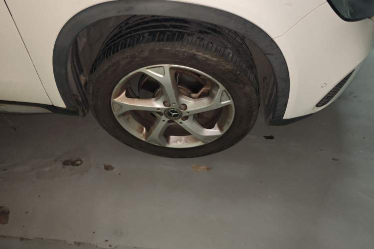 Used Mercedes-Benz GLA 2018 GLA 200 Sport Edition Right Front Wheel Hub