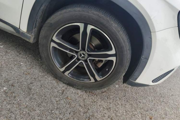 Used Mercedes-Benz GLA 2018 GLA 200 Fashion Model Right Front Wheel Hub