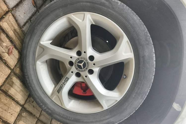 Used Mercedes-Benz GLA 2018 GLA 200 Sport Edition Right Front Wheel Hub