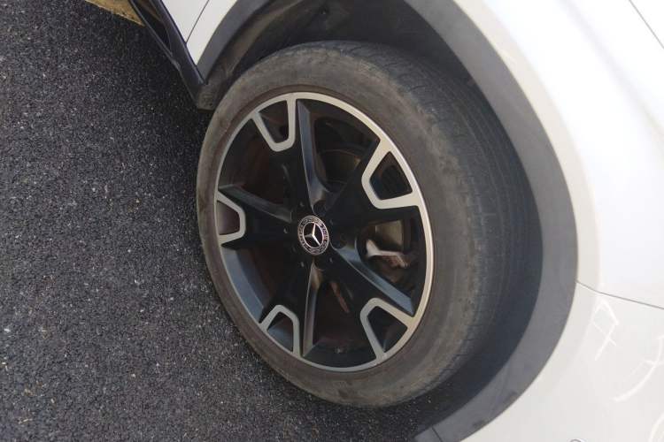 Used Mercedes-Benz GLA 2018 GLA 220 4MATIC Sport Edition Right Front Wheel Hub