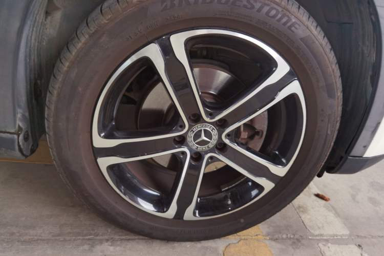 Used Mercedes-Benz GLA 2018 GLA 200 Fashion Model Right Front Wheel Hub