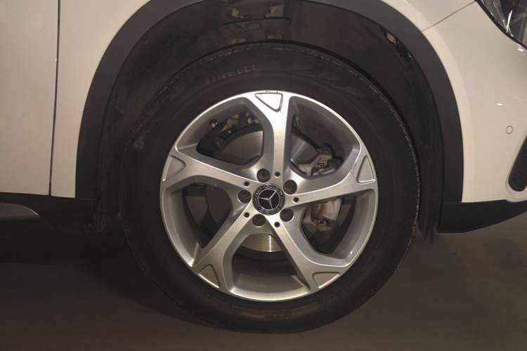 Used Mercedes-Benz GLA 2018 GLA 200 Sport Edition Right Front Wheel Hub