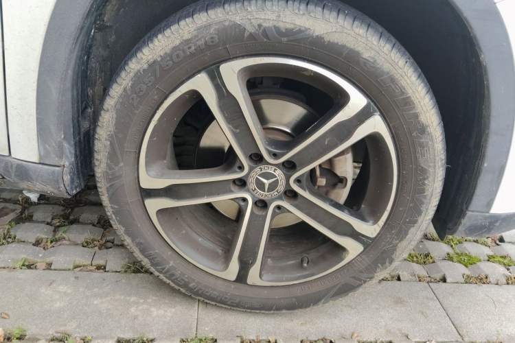 Used Mercedes-Benz GLA 2018 GLA 200 Fashion Model Right Front Wheel Hub