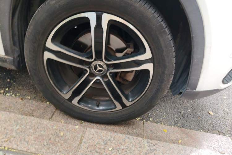 Used Mercedes-Benz GLA 2018 GLA 200 Fashion Model Right Front Wheel Hub