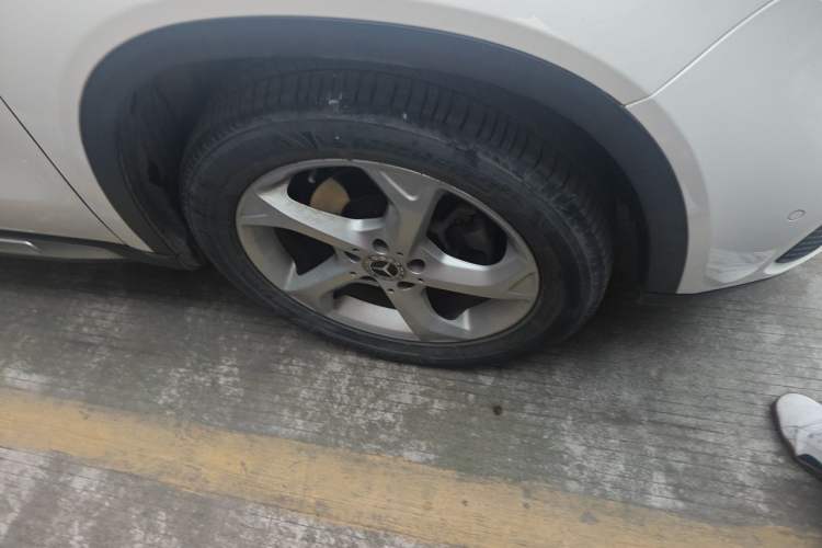 Used Mercedes-Benz GLA 2018 GLA 200 Sport Edition Right Front Wheel Hub