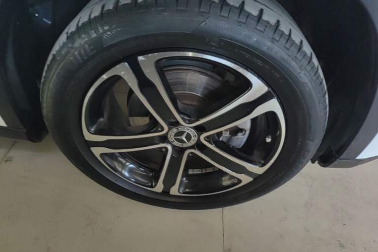 Used Mercedes-Benz GLA 2018 GLA 200 Fashion Model Right Front Wheel Hub