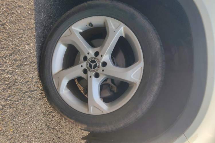 Used Mercedes-Benz GLA 2018 GLA 200 Sport Edition Right Front Wheel Hub