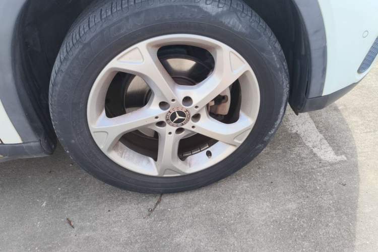 Used Mercedes-Benz GLA 2018 GLA 200 Sport Edition Right Front Wheel Hub