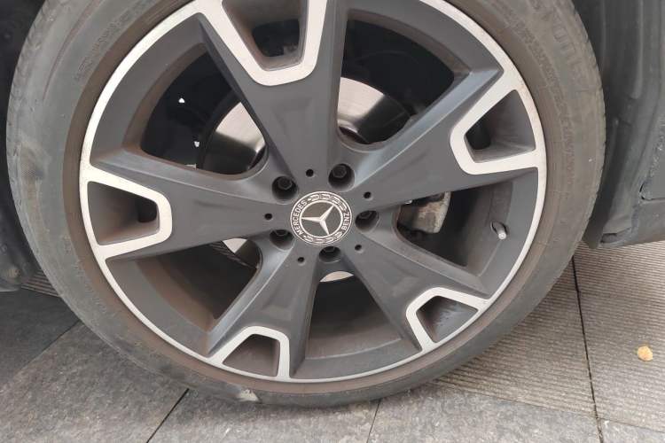 Used Mercedes-Benz GLA 2018 GLA 220 4MATIC Sport Edition Right Front Wheel Hub
