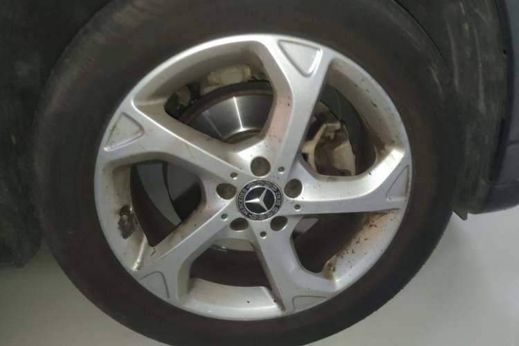 Used Mercedes-Benz GLA 2018 GLA 200 Sport Edition Right Front Wheel Hub