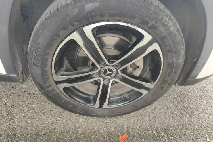 Used Mercedes-Benz GLA 2018 GLA 200 Fashion Model Right Front Wheel Hub