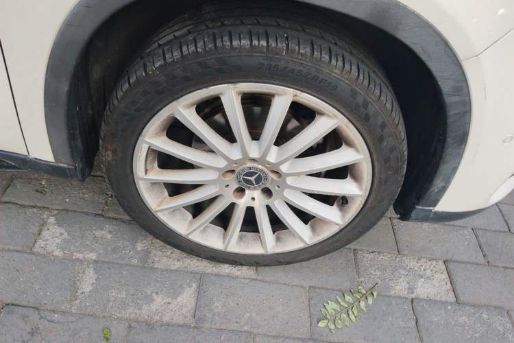 Used Mercedes-Benz GLA 2018 GLA 200 Polar Limited Edition Right Front Wheel Hub