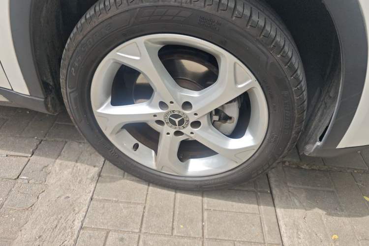 Used Mercedes-Benz GLA 2018 GLA 200 Sport Edition Right Front Wheel Hub