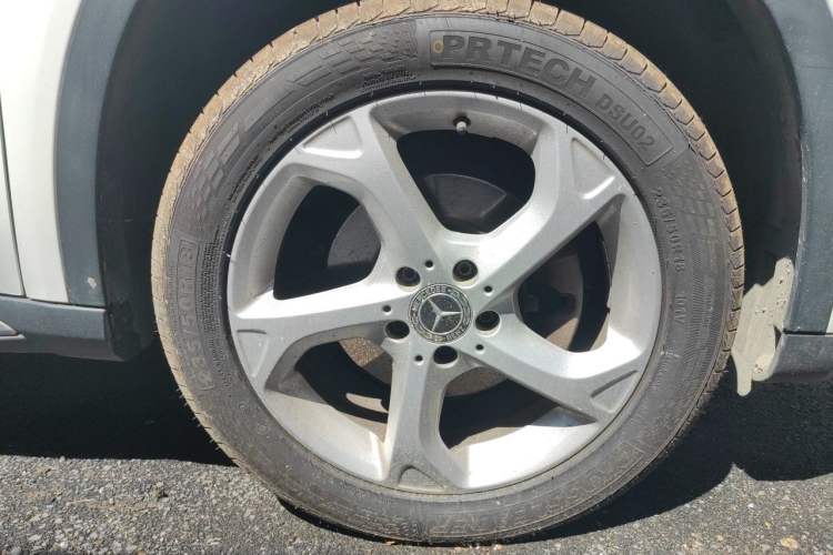 Used Mercedes-Benz GLA 2018 GLA 200 Sport Edition Right Front Wheel Hub