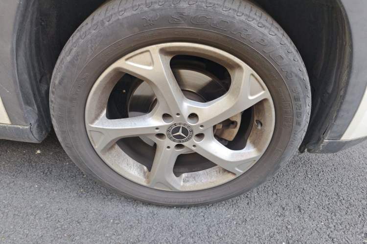 Used Mercedes-Benz GLA 2018 GLA 200 Sport Edition Right Front Wheel Hub