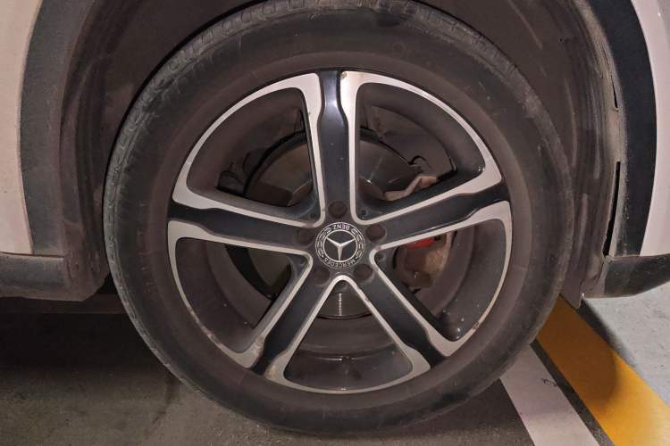 Used Mercedes-Benz GLA 2018 GLA 200 Fashion Model Right Front Wheel Hub