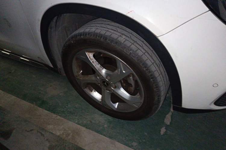 Used Mercedes-Benz GLA 2018 GLA 200 Sport Edition Right Front Wheel Hub
