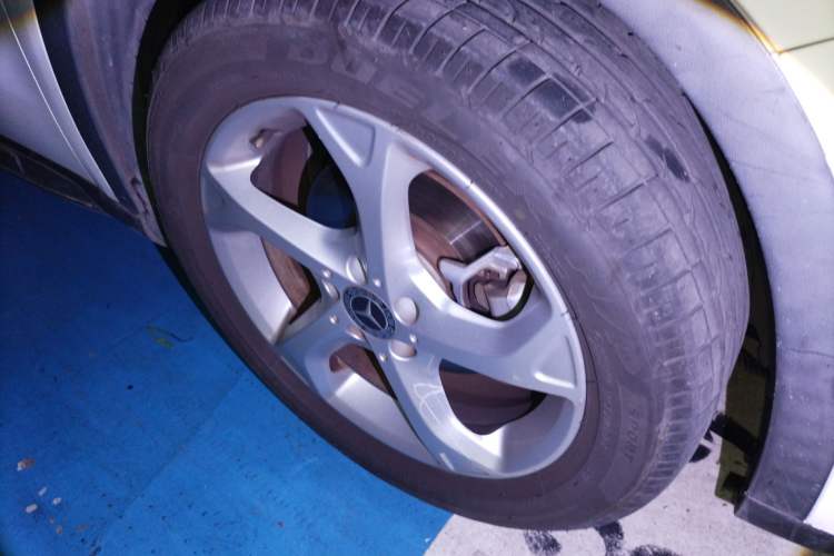 Used Mercedes-Benz GLA 2018 GLA 200 Sport Edition Right Front Wheel Hub