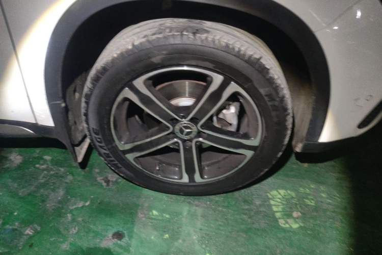 Used Mercedes-Benz GLA 2018 GLA 200 Fashion Model Right Front Wheel Hub