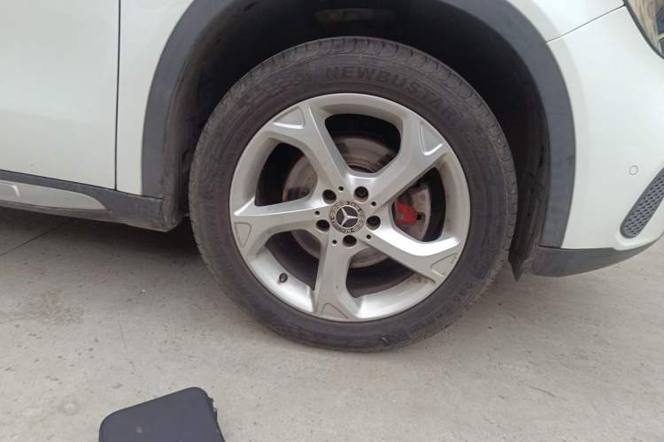 Used Mercedes-Benz GLA 2018 GLA 200 Sport Edition Right Front Wheel Hub