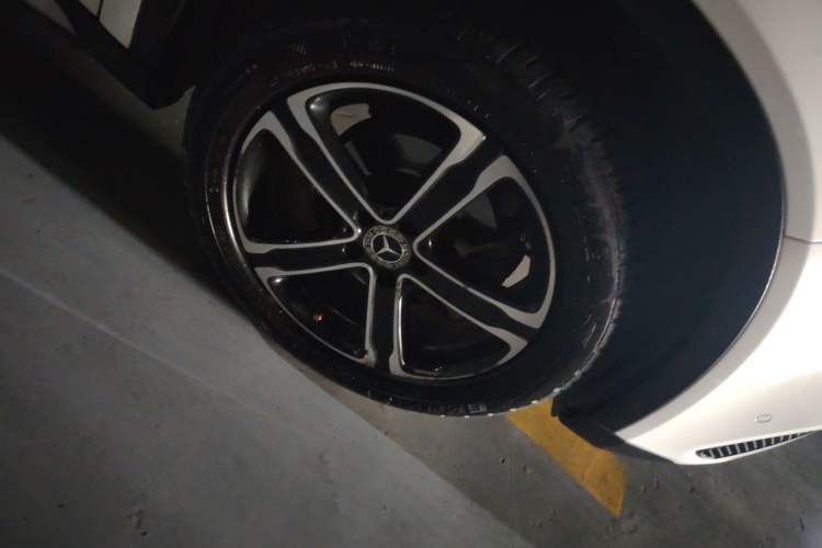Used Mercedes-Benz GLA 2018 GLA 200 Fashion Model Right Front Wheel Hub