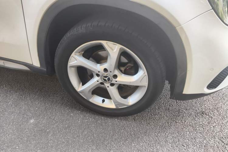 Used Mercedes-Benz GLA 2018 GLA 200 Sport Edition Right Front Wheel Hub