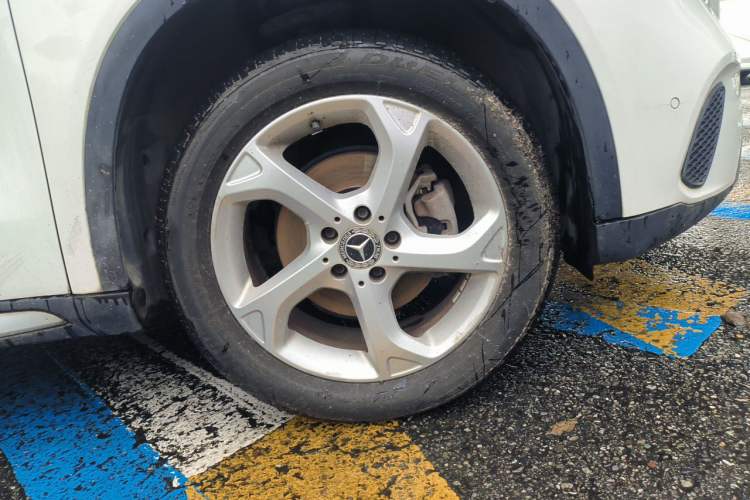 Used Mercedes-Benz GLA 2018 GLA 200 Sport Edition Right Front Wheel Hub