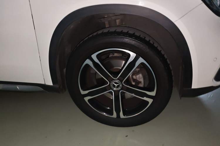 Used Mercedes-Benz GLA 2018 GLA 200 Fashion Model Right Front Wheel Hub