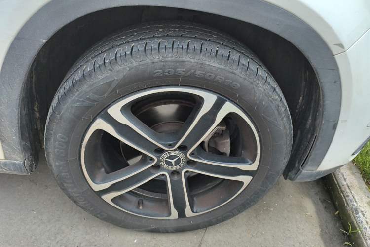Used Mercedes-Benz GLA 2018 GLA 200 Fashion Model Right Front Wheel Hub