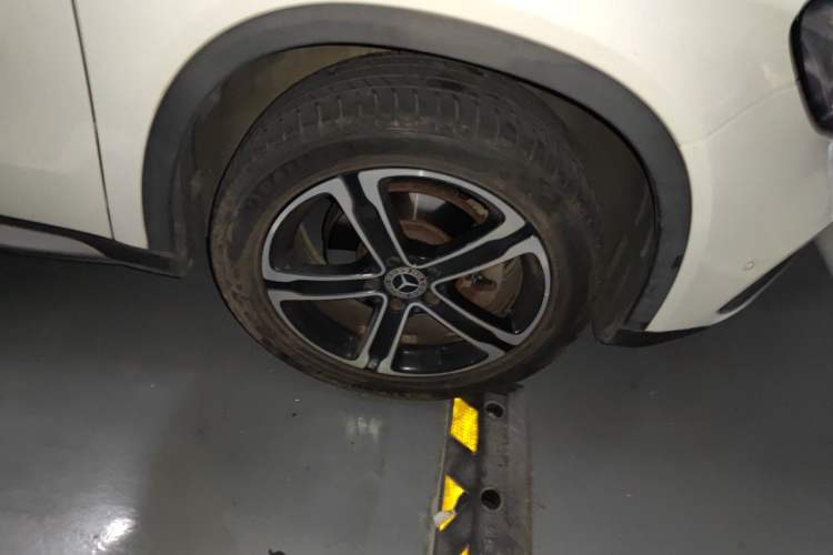 Used Mercedes-Benz GLA 2018 GLA 200 Fashion Model Right Front Wheel Hub