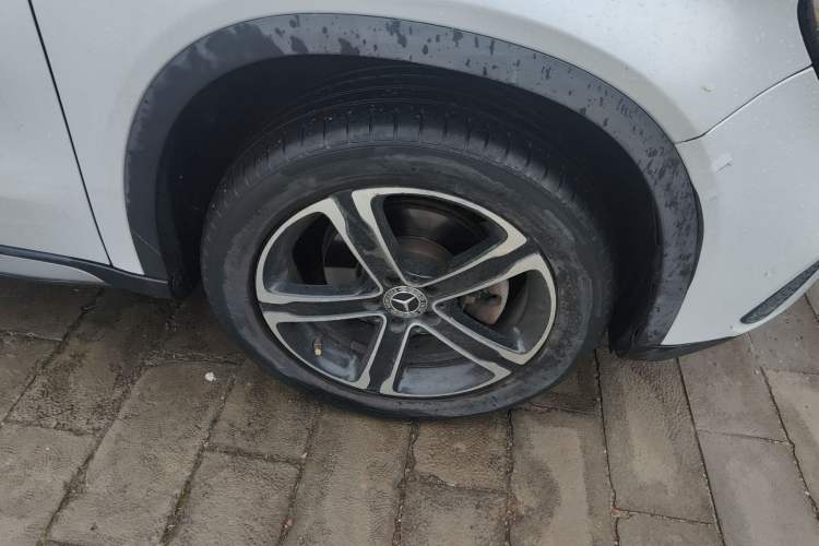 Used Mercedes-Benz GLA 2018 GLA 200 Fashion Model Right Front Wheel Hub