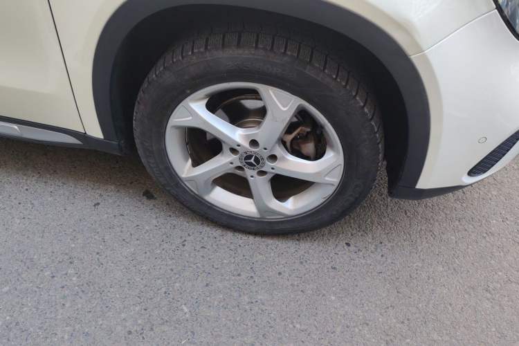 Used Mercedes-Benz GLA 2018 GLA 200 Sport Edition Right Front Wheel Hub