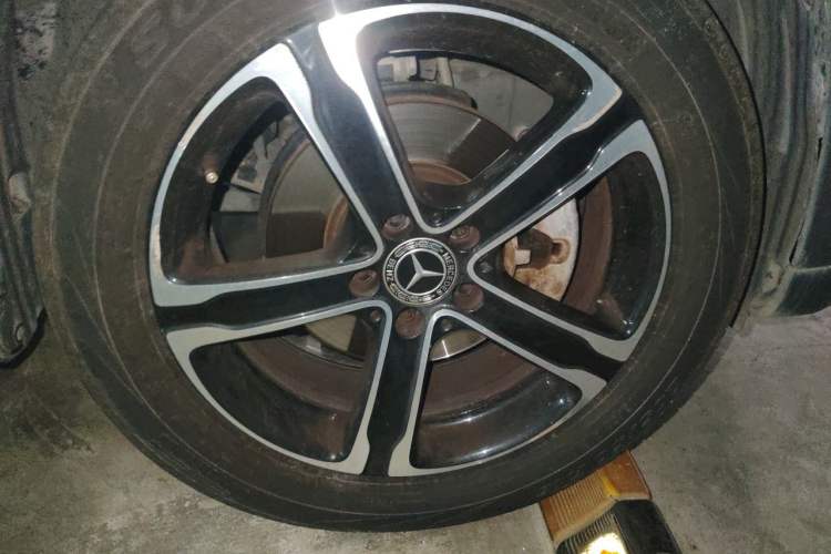 Used Mercedes-Benz GLA 2018 GLA 200 Fashion Model Right Front Wheel Hub