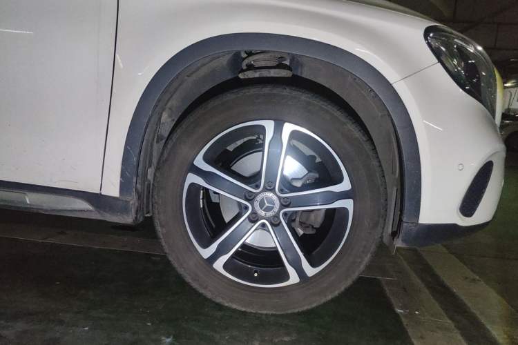 Used Mercedes-Benz GLA 2018 GLA 200 Fashion Model Right Front Wheel Hub