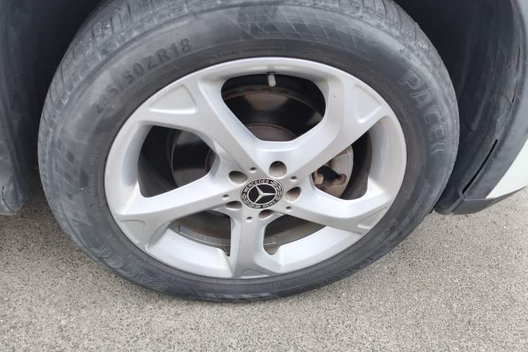 Used Mercedes-Benz GLA 2018 GLA 200 Sport Edition Right Front Wheel Hub