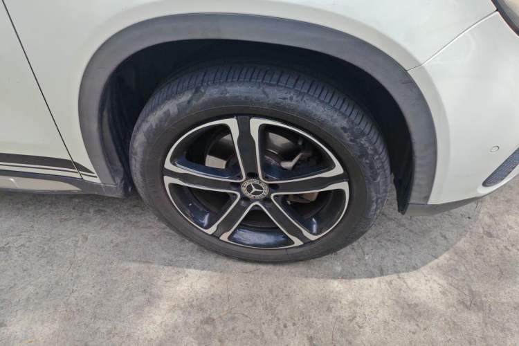 Used Mercedes-Benz GLA 2018 GLA 200 Fashion Model Right Front Wheel Hub