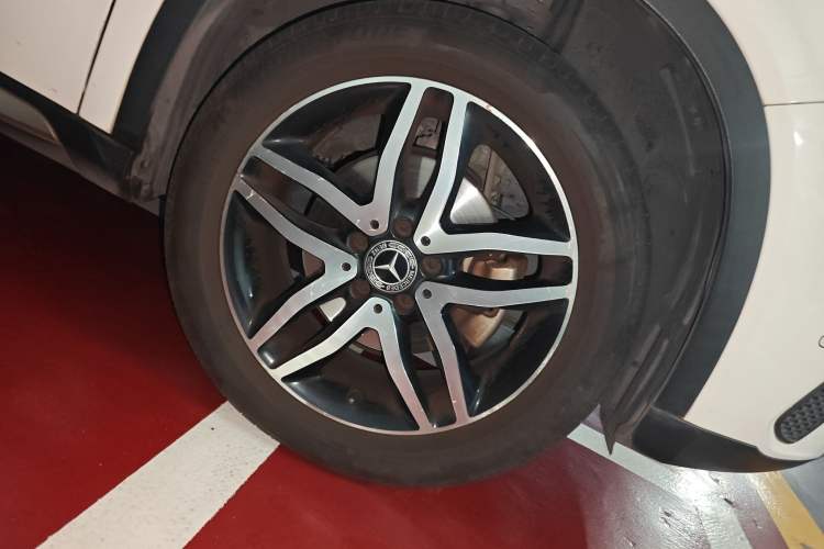 Used Mercedes-Benz GLA 2018 GLA 200 Fashion Model Right Front Wheel Hub